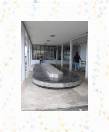 06-Worlds smallest baggage carousel * 375 x 500 * (38KB)